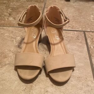Girls size 12.5 low heel beige dress shoes.